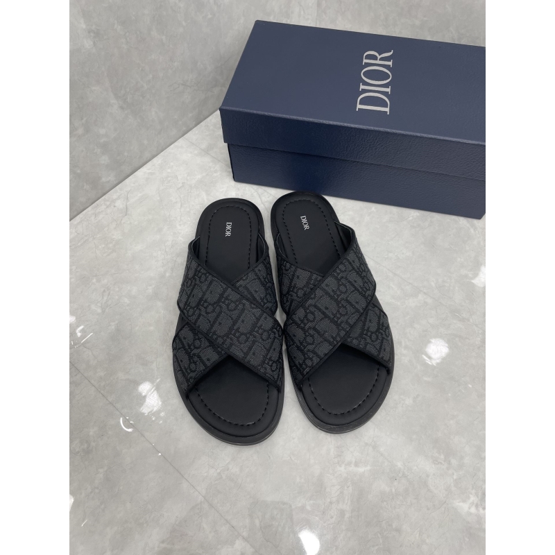 ch**an D*or slippers